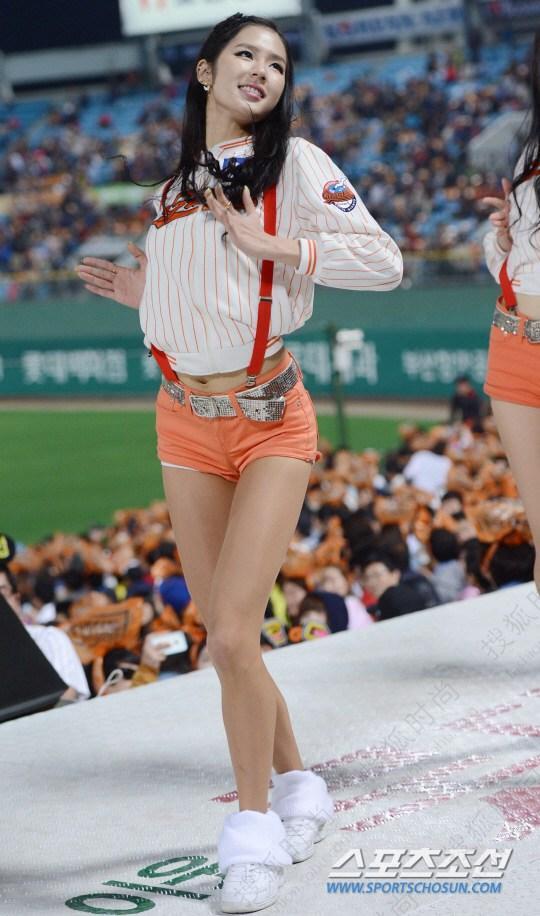 长腿<em>美女超短裤</em>