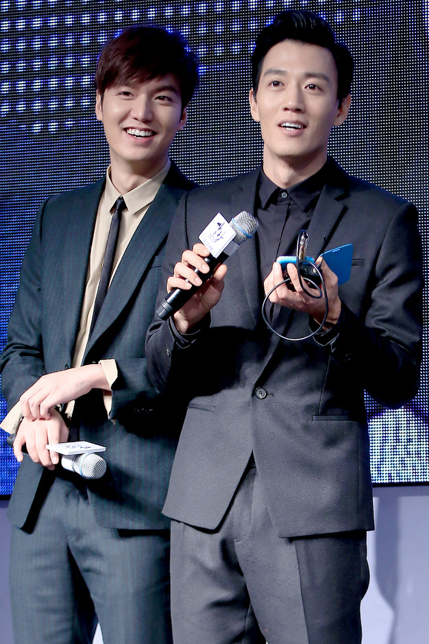 李敏镐金来沅宣传新片 合照拥抱与粉丝亲密互动7459168-娱乐频道图片库-大视野-搜狐