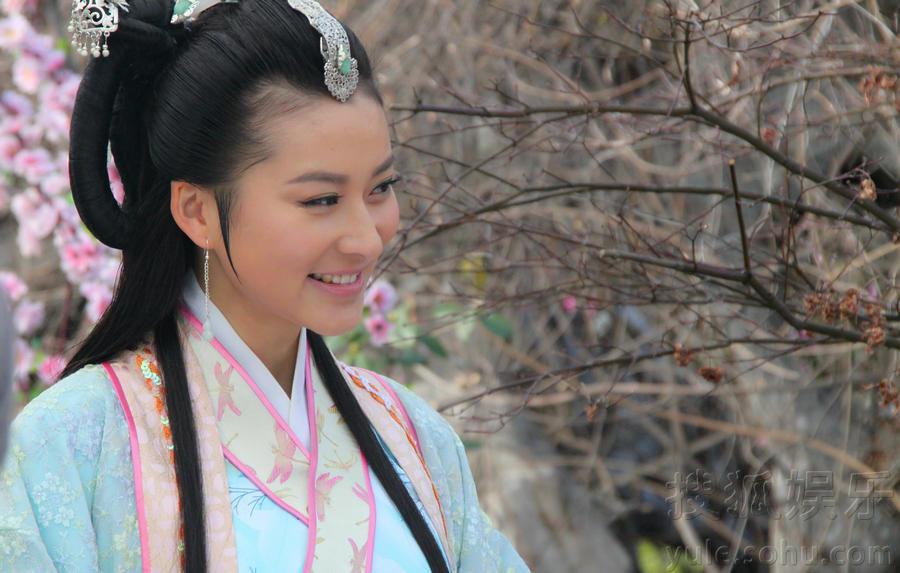 杨亚铠甲勇士剧照_《新洛神》曝杨亚剧照