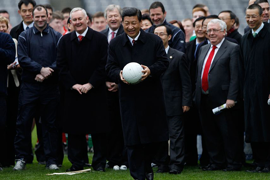 中国领袖爱足球:邓小平痛批国足踢假球