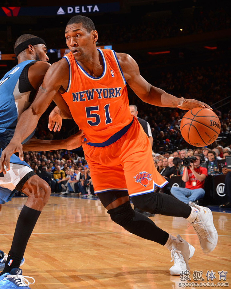 高清:森林狼胜尼克斯 巴里亚冲内线慈世平突破