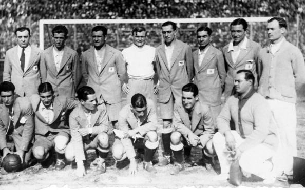 老照片:1930年首届世界杯 东道主乌拉圭终夺冠