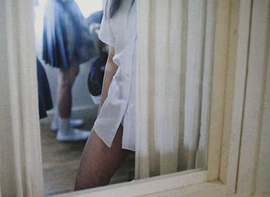 校园偷窥摄影:日本<em>少女</em>萌动的青春与性6425