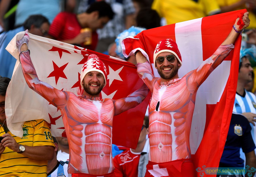 7月2日搞怪球迷:美国老队长PK吐舌比利时红魔