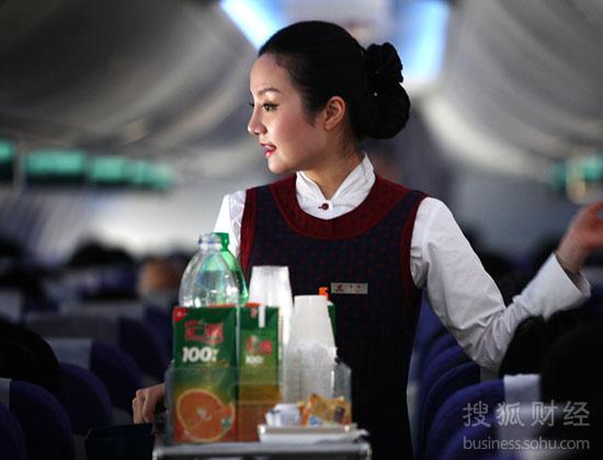 各城市如何应对航班延误:香港空姐学咏春拳防