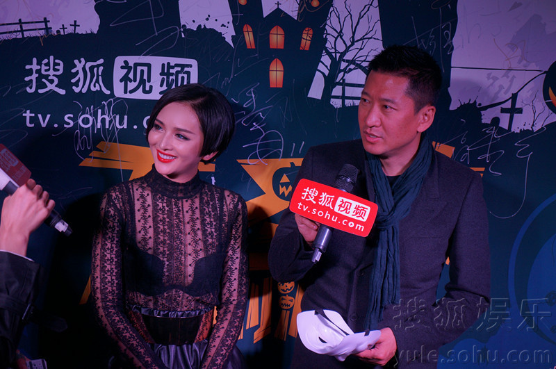 周杰李依玲参加<em>美剧</em>潮趴<em>俊男美女</em>让人大饱眼福