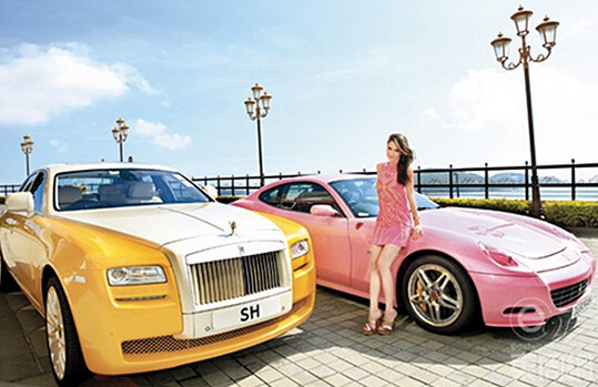 澳门土豪购30辆劳斯莱斯 模特妻子私照曝光71