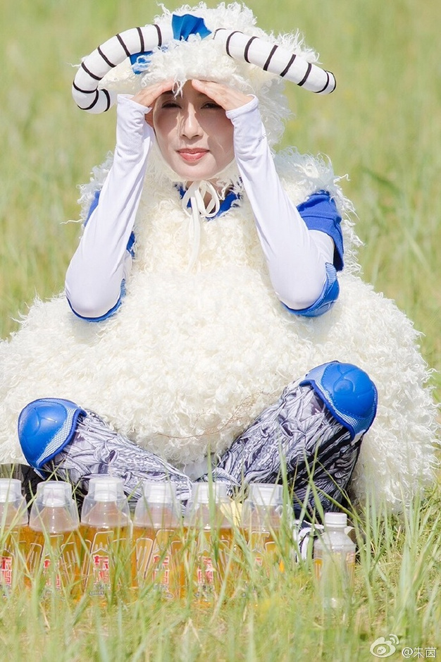 紫霞仙子穿绵羊服变美羊羊 蹦跳灿笑萌萌哒7