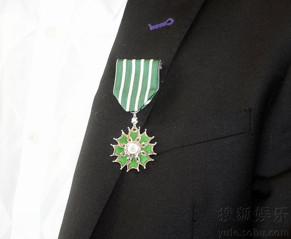 章子怡刘烨获法国骑士勋章