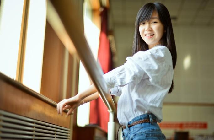 怀旧校服萌妹再曝清纯写真