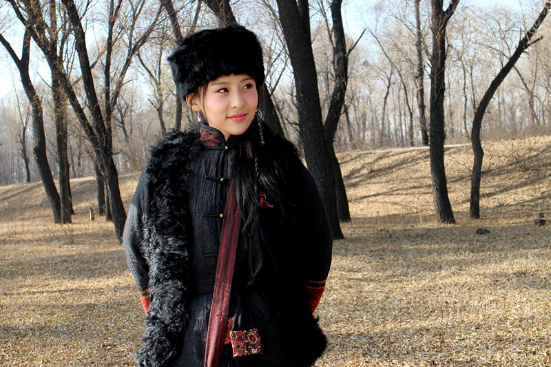 贾青《镖门》变俏皮女土匪 与霍建华组荧屏CP