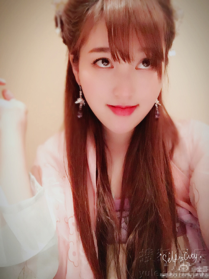 吕素回来了!金莎晒古装照秒变大美人