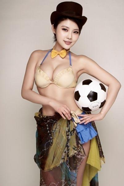 体育宝贝性感制服迷人写真图片