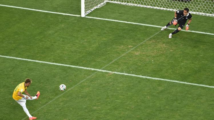 30日看点:红魔内战罗本冲纪录 点球大战或再现