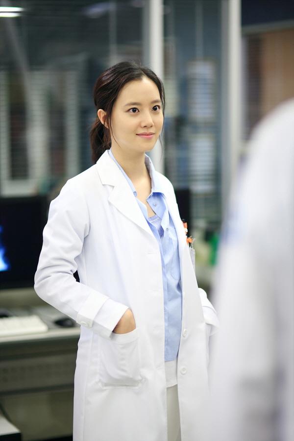 《good doctor》曝剧照 文彩元展"直率魅力"