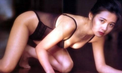 【转载】 艳星李丽珍早年三级片激情照 性感全裸画面唯美