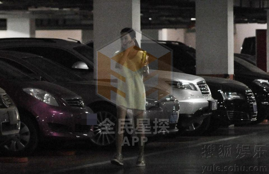 疑冯绍峰名模新欢曝光 深夜密会被传交往半年