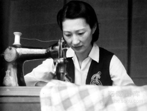 罕见旧照:<em>张学良赵四</em>小姐软禁生活早饭吃面包