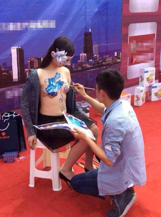 咸阳房展惊现赤裸<em>裸人体</em>彩绘-新闻图片库-大视