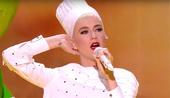 搜狐娱乐讯 近日，水果姐（Katy Perry）参加了“法国好声音”的综艺，并表演了新单《Bon A...