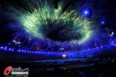 2012年7月28日，2012年伦敦奥运会开幕式，烟火表演绚丽上演。