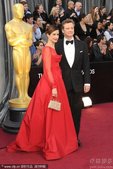 组图：第84届奥斯卡奖 科林-费斯携妻踏上红毯