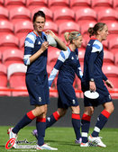 2012年7月20日，2012年伦敦奥运会前瞻，英国女足训练备战。