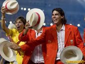 2008北京奥运会开幕式，纳达尔等西班牙选手在开幕式上出场。更多奥运视频>> 更多奥运图片>>
