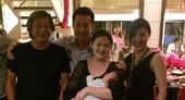 6月27日是汪小菲的生日，大S在台湾准备了一桌北京涮肉为夫庆生，并怀抱女儿出镜，一家三口备显温馨。