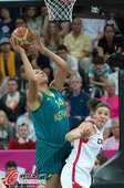 北京时间8月5日，2012年伦敦奥运会女篮小组赛最后一轮进行，在B小组的一场较量中，澳大利亚女篮72...