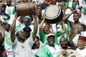 32强球迷之尼日利亚：萝莉吹哨 敲锣打鼓喜相庆