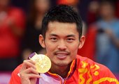 北京时间8月5日晚，2012年伦敦奥运会羽毛球男子单打的决赛拉开战幕，卫冕冠军、中国选手林丹与马来西...