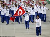 高清图：亚运会开幕运动员入场 朝鲜引热烈掌声
