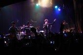 2012年2月4日讯，摇滚乐团五月天、MATZKA、严爵日前代表台湾地区出席2012年法国戛纳MID...