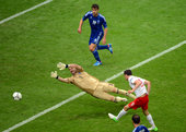 高清：多特锋神欧洲杯首球 希腊球迷抱头瞪圆眼