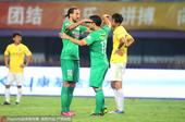 高清:申鑫0-4国安 德扬梅开二度拥抱巴塔拉庆祝