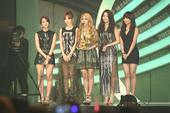 ͼ�ģ�2012MAMA���ְ佱���񡪡�KARA��ȫ�����Ů�Ž�