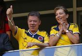 高清图：亲临现场助威 哥伦比亚总统为球员点赞