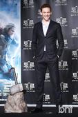 汤姆·希德勒斯顿到韩宣传电影《雷神2》