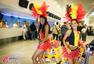 高清图：比利时美女奔赴巴西 身材火辣惊艳机场