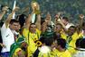 策划图：历届世界杯冠军珍贵照 五星巴西王者范