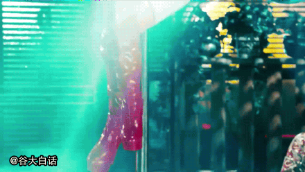 《<em>破产姐妹</em>》回归 两姐妹齐<em>跳钢管舞</em>庆贺