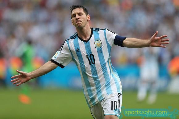 图看世界杯26日:梅球王成神 倒霉蛋被队友踢伤