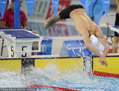 2010年11月18日，中国广州，2010亚运会男子4×100米混合泳接力，中国队犯规瞬间图解。图中...