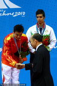 2010年11月13日，2010年广州亚运会，武术男子长拳，中国选手袁晓超以9.78分获得首金。 