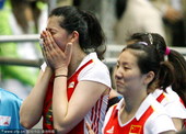 北京时间11月27日，广州亚运会决出一枚重量级金牌，在女排赛场冠亚军争夺中，中国队遭遇老对手韩国，结...