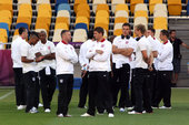 高清直击：欧洲杯最简单训练 英格兰队踩场聊天