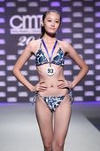 图文：自选泳装展示竞赛-最佳身材奖-谢昀男