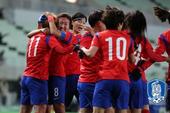 女足亚预赛韩国1-1朝鲜 球员破门开心相拥(图)